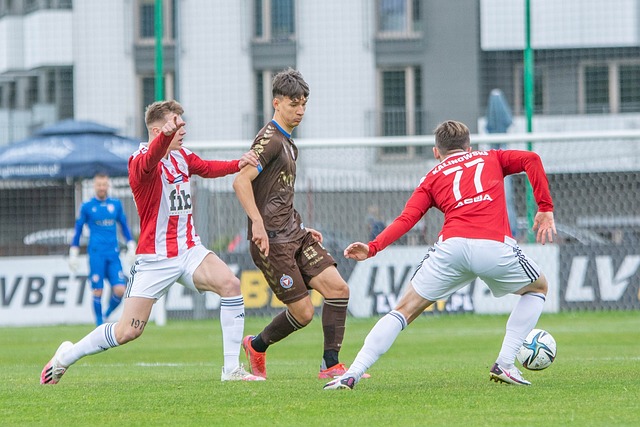 莫兰特和克莱赛后互喷险些爆发冲突，被队友和教练组及时拉开